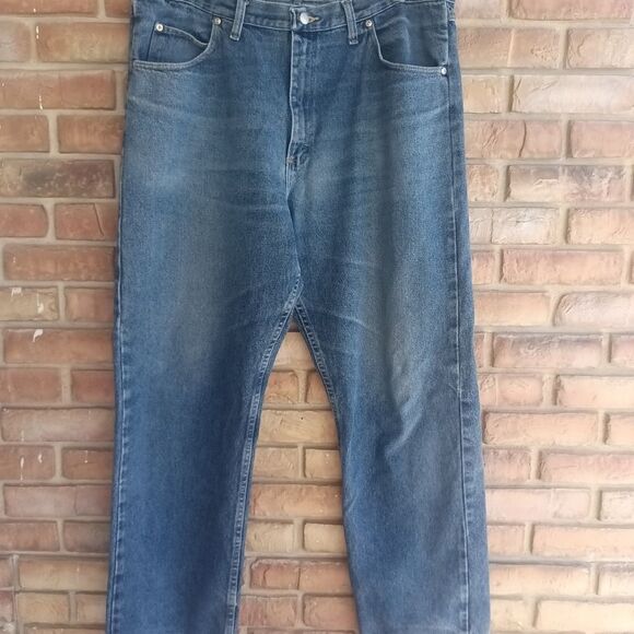 Men's Blue Jeans Wrangler Relax Fit - Picture 1 of 10
